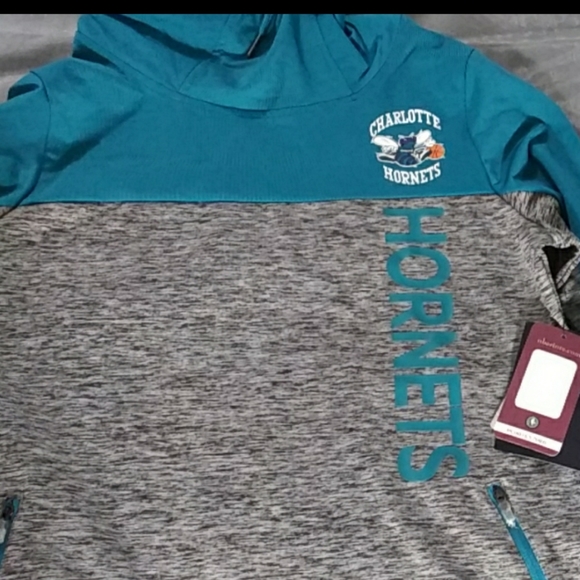NWT🌠🌠HORNETS 🌠HOODIE - Picture 3 of 5